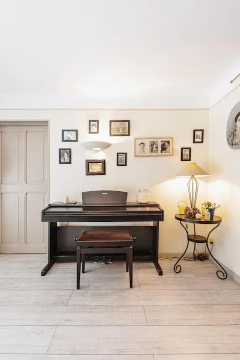 Appartement Complet Ou 2 Chambres De Charme En Centre-Ville Arles Eksteriør bilde
